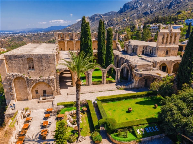 Bellapais Manastırı